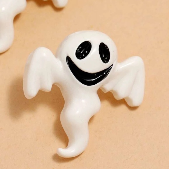 👻 Adorable Cartoon Ghost Large Stud Earrings 👻 - Picture 3 of 5